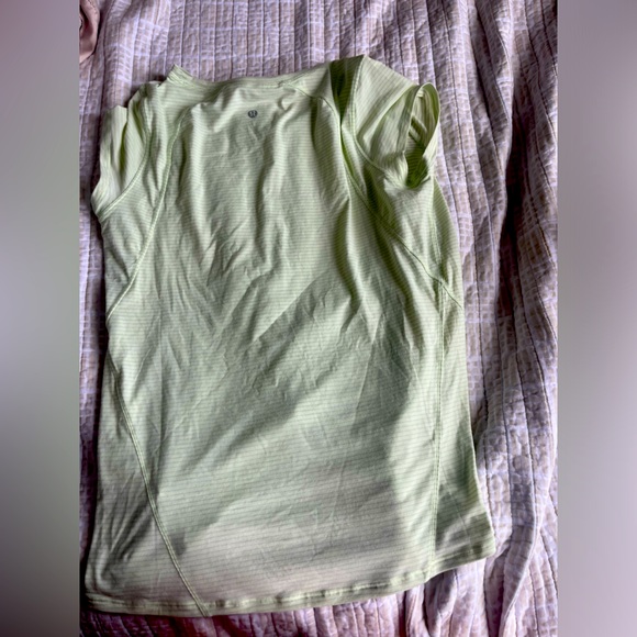 Lululemon T-Shirt size 8 Unworn - Picture 1 of 2